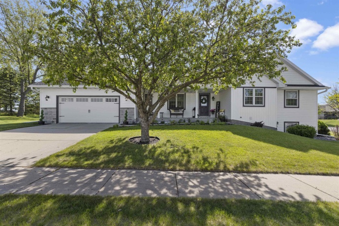 226 6TH, EVANSVILLE, Wisconsin 53536, 3 Bedrooms Bedrooms, ,3 BathroomsBathrooms,House,For Sale,6TH,202602910