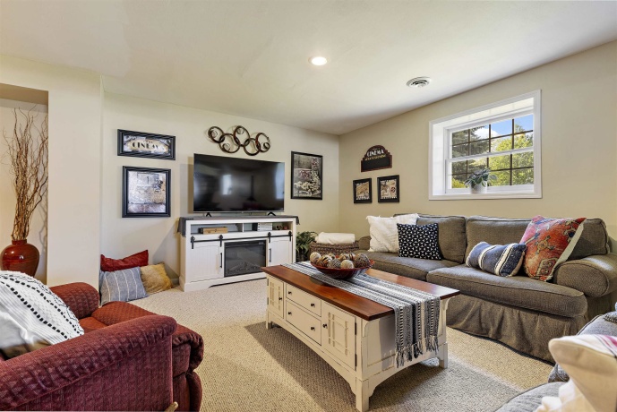 226 6TH, EVANSVILLE, Wisconsin 53536, 3 Bedrooms Bedrooms, ,3 BathroomsBathrooms,House,For Sale,6TH,202602910