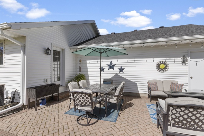 226 6TH, EVANSVILLE, Wisconsin 53536, 3 Bedrooms Bedrooms, ,3 BathroomsBathrooms,House,For Sale,6TH,202602910
