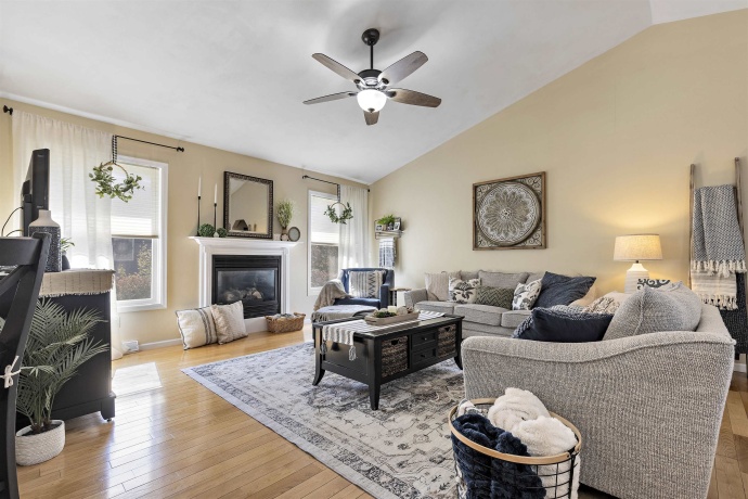 226 6TH, EVANSVILLE, Wisconsin 53536, 3 Bedrooms Bedrooms, ,3 BathroomsBathrooms,House,For Sale,6TH,202602910