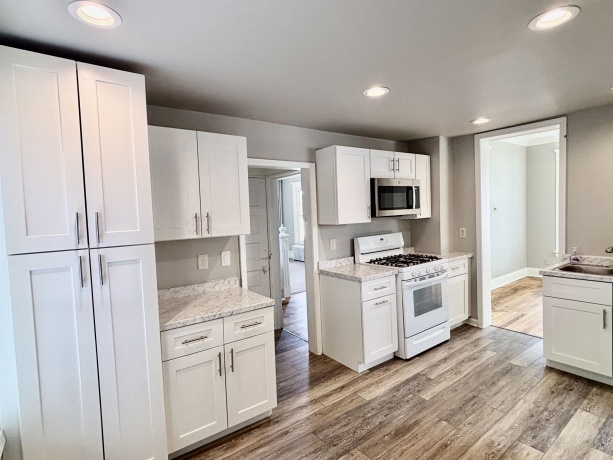 910 State, BELVIDERE, Illinois 61008, 5 Bedrooms Bedrooms, ,1 BathroomBathrooms,House,For Sale,State,202602911