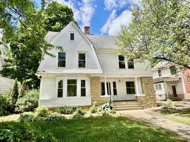 910 State, BELVIDERE, Illinois 61008, 5 Bedrooms Bedrooms, ,1 BathroomBathrooms,House,For Sale,State,202602911