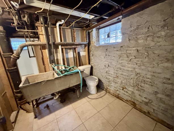 910 State, BELVIDERE, Illinois 61008, 5 Bedrooms Bedrooms, ,1 BathroomBathrooms,House,For Sale,State,202602911