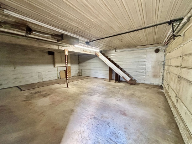 910 State, BELVIDERE, Illinois 61008, 5 Bedrooms Bedrooms, ,1 BathroomBathrooms,House,For Sale,State,202602911
