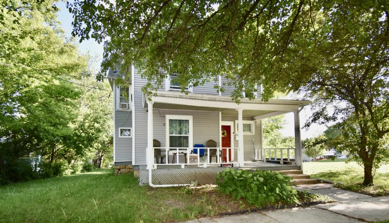 1722 Chestnut, ROCKFORD, Illinois 61102, 5 Bedrooms Bedrooms, ,2 BathroomsBathrooms,House,For Sale,Chestnut,202602915