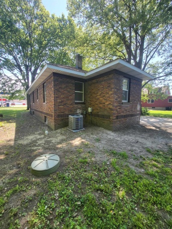 1406 Bloomington, Streator, Illinois 61364, 4 Bedrooms Bedrooms, ,2 BathroomsBathrooms,House,For Sale,Bloomington,202602811