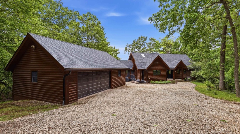 8620 Fisher, HANOVER, Illinois 61041, 3 Bedrooms Bedrooms, ,2 BathroomsBathrooms,House,For Sale,Fisher,202602919