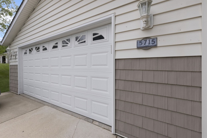 5715 CYPRESS, MACHESNEY PARK, Illinois 61115, 3 Bedrooms Bedrooms, ,2 BathroomsBathrooms,House,For Sale,CYPRESS,202602921