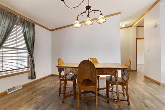 5715 CYPRESS, MACHESNEY PARK, Illinois 61115, 3 Bedrooms Bedrooms, ,2 BathroomsBathrooms,House,For Sale,CYPRESS,202602921