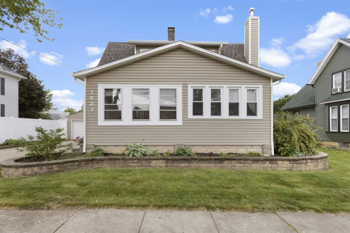1421 GARFIELD, BELVIDERE, Illinois 61008, 3 Bedrooms Bedrooms, ,2 BathroomsBathrooms,House,For Sale,GARFIELD,202602924