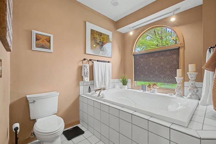 6 Bluffwood, GALENA, Illinois 61036, 3 Bedrooms Bedrooms, ,3 BathroomsBathrooms,House,For Sale,Bluffwood,202602925