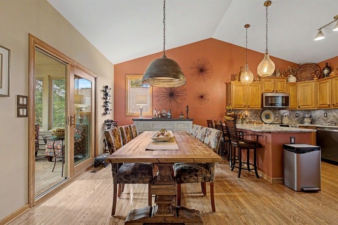 6 Bluffwood, GALENA, Illinois 61036, 3 Bedrooms Bedrooms, ,3 BathroomsBathrooms,House,For Sale,Bluffwood,202602925