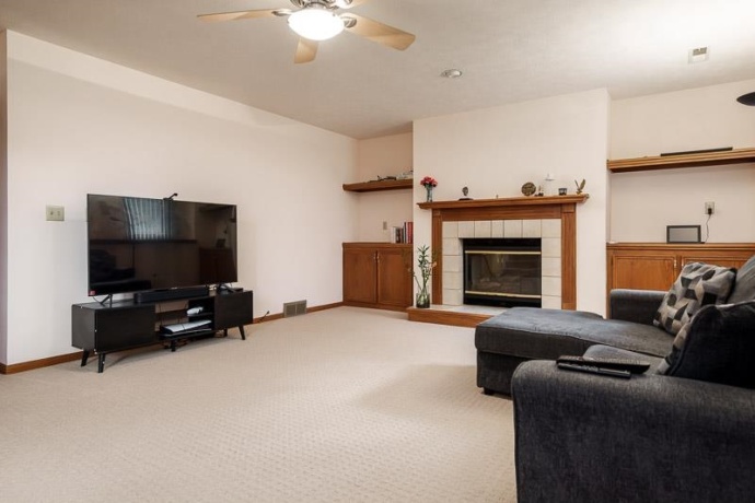 10966 China Berry, MACHESNEY PARK, Illinois 61115, 4 Bedrooms Bedrooms, ,2 BathroomsBathrooms,House,For Sale,China Berry,202602927