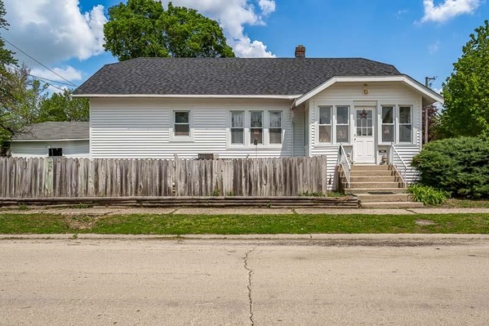 1602 Price, ROCKFORD, Illinois 61103, 3 Bedrooms Bedrooms, ,1 BathroomBathrooms,House,For Sale,Price,202602928