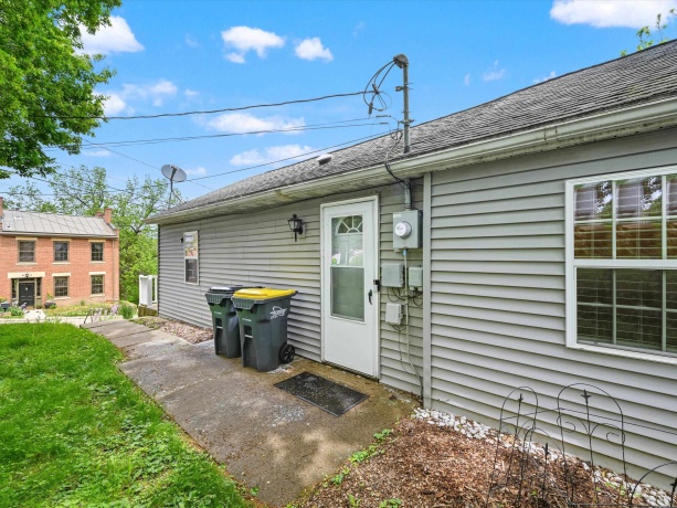 111 Dodge, GALENA, Illinois 61036, 2 Bedrooms Bedrooms, ,1 BathroomBathrooms,House,For Sale,Dodge,202602933