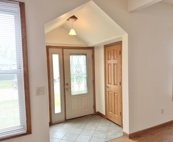 1408 Creve Coeur, LaSalle, Illinois 61301, 3 Bedrooms Bedrooms, ,2 BathroomsBathrooms,House,For Sale,Creve Coeur,202601874