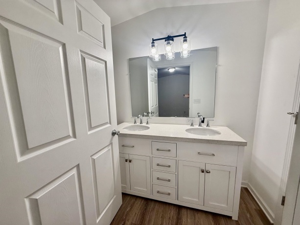 2705 St Vincent, LaSalle, Illinois 61301, 3 Bedrooms Bedrooms, ,2 BathroomsBathrooms,House,For Sale,St Vincent,202602817