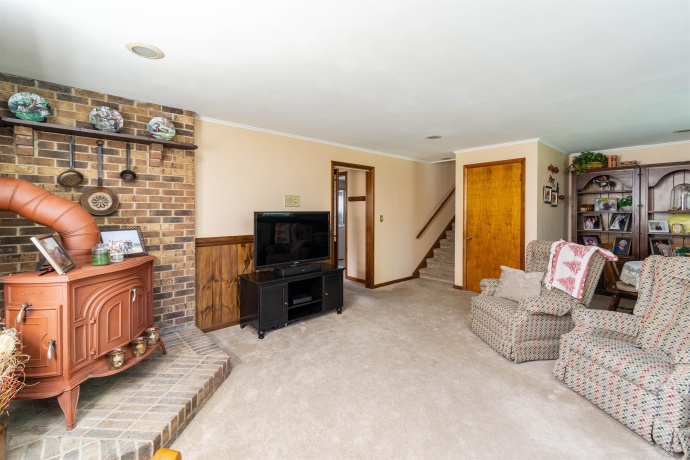 1505 Lakewood, MENDOTA, Illinois 61342, 4 Bedrooms Bedrooms, ,2 BathroomsBathrooms,House,For Sale,Lakewood,202602845