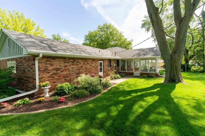 1505 Lakewood, MENDOTA, Illinois 61342, 4 Bedrooms Bedrooms, ,2 BathroomsBathrooms,House,For Sale,Lakewood,202602845