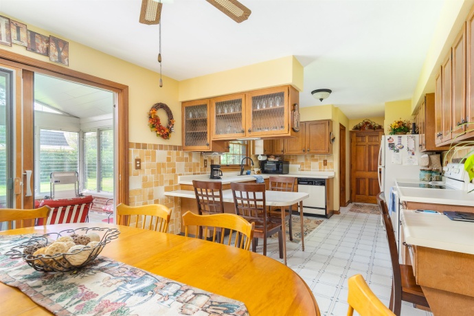 1505 Lakewood, MENDOTA, Illinois 61342, 4 Bedrooms Bedrooms, ,2 BathroomsBathrooms,House,For Sale,Lakewood,202602845