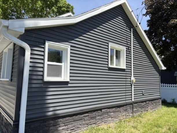 425 Cleveland, SPRING VALLEY, Illinois 61362, 2 Bedrooms Bedrooms, ,1 BathroomBathrooms,House,For Sale,Cleveland,202602869