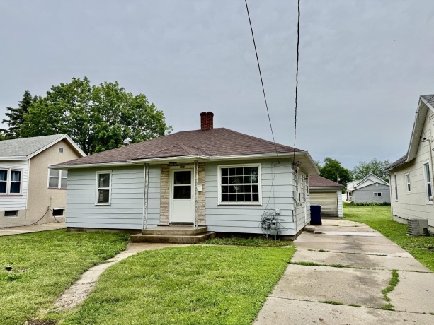 1352 Crosat, LaSalle, Illinois 61301, 2 Bedrooms Bedrooms, ,1 BathroomBathrooms,House,For Sale,Crosat,202602878