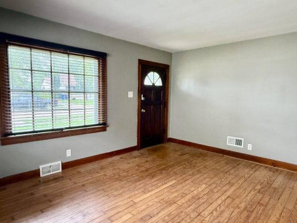 1352 Crosat, LaSalle, Illinois 61301, 2 Bedrooms Bedrooms, ,1 BathroomBathrooms,House,For Sale,Crosat,202602878