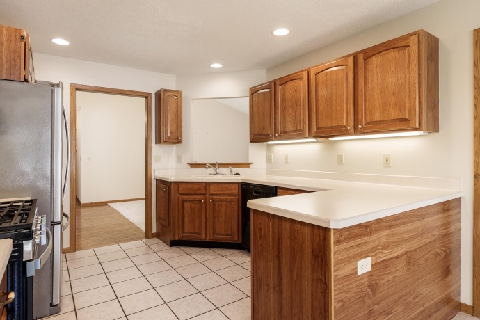 1350 Featherstone, ROCKFORD, Illinois 61107, 3 Bedrooms Bedrooms, ,3 BathroomsBathrooms,House,For Sale,Featherstone,202602936
