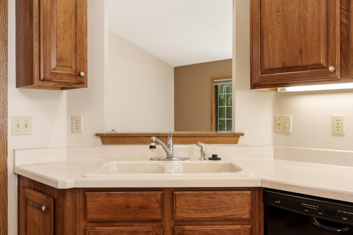 1350 Featherstone, ROCKFORD, Illinois 61107, 3 Bedrooms Bedrooms, ,3 BathroomsBathrooms,House,For Sale,Featherstone,202602936