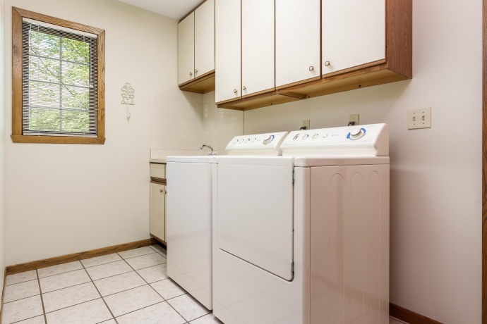 1350 Featherstone, ROCKFORD, Illinois 61107, 3 Bedrooms Bedrooms, ,3 BathroomsBathrooms,House,For Sale,Featherstone,202602936