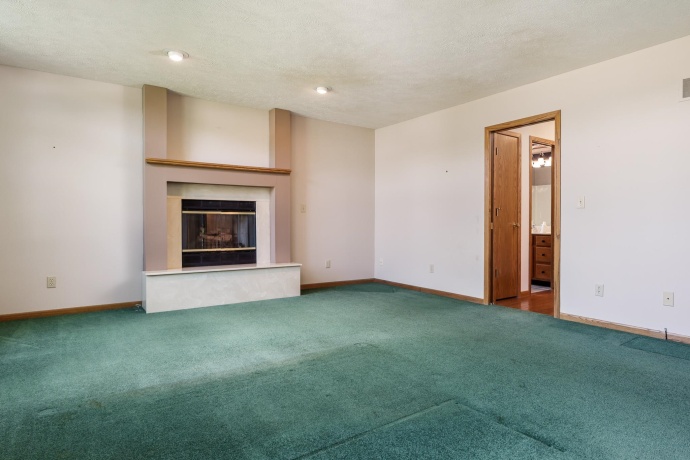 1350 Featherstone, ROCKFORD, Illinois 61107, 3 Bedrooms Bedrooms, ,3 BathroomsBathrooms,House,For Sale,Featherstone,202602936