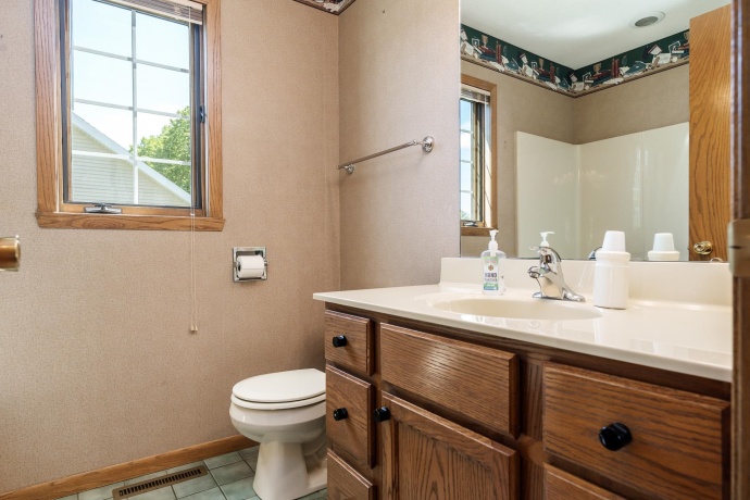 1350 Featherstone, ROCKFORD, Illinois 61107, 3 Bedrooms Bedrooms, ,3 BathroomsBathrooms,House,For Sale,Featherstone,202602936