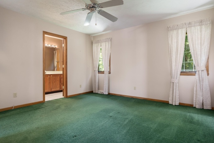 1350 Featherstone, ROCKFORD, Illinois 61107, 3 Bedrooms Bedrooms, ,3 BathroomsBathrooms,House,For Sale,Featherstone,202602936