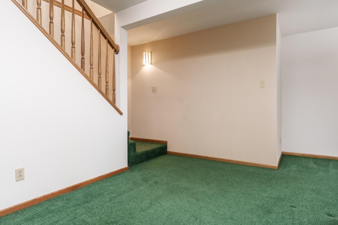 1350 Featherstone, ROCKFORD, Illinois 61107, 3 Bedrooms Bedrooms, ,3 BathroomsBathrooms,House,For Sale,Featherstone,202602936