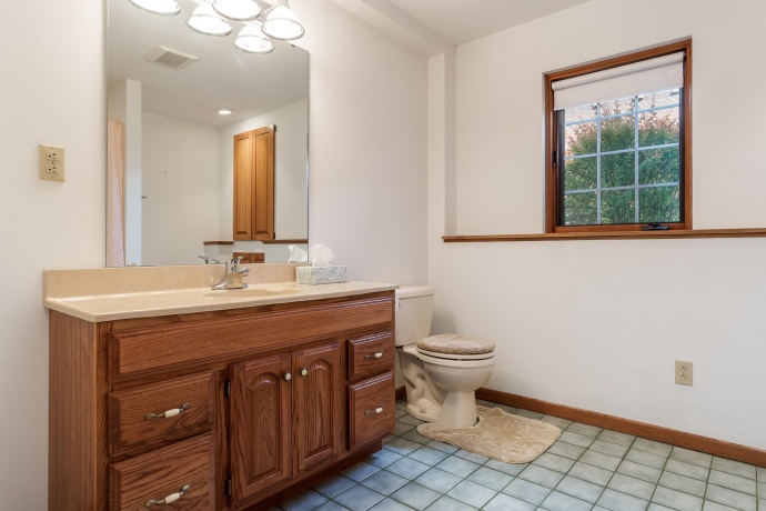 1350 Featherstone, ROCKFORD, Illinois 61107, 3 Bedrooms Bedrooms, ,3 BathroomsBathrooms,House,For Sale,Featherstone,202602936