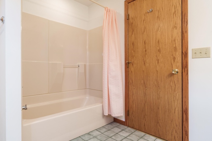1350 Featherstone, ROCKFORD, Illinois 61107, 3 Bedrooms Bedrooms, ,3 BathroomsBathrooms,House,For Sale,Featherstone,202602936