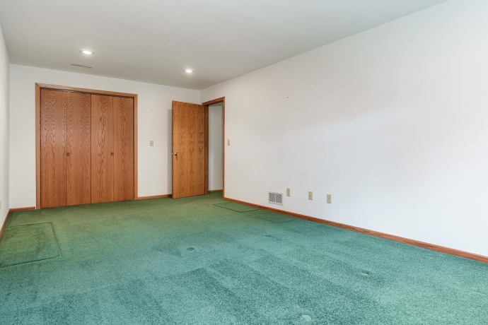 1350 Featherstone, ROCKFORD, Illinois 61107, 3 Bedrooms Bedrooms, ,3 BathroomsBathrooms,House,For Sale,Featherstone,202602936