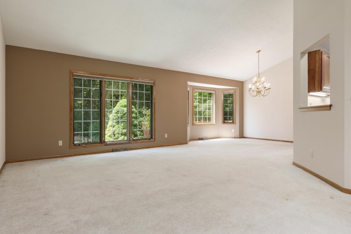 1350 Featherstone, ROCKFORD, Illinois 61107, 3 Bedrooms Bedrooms, ,3 BathroomsBathrooms,House,For Sale,Featherstone,202602936