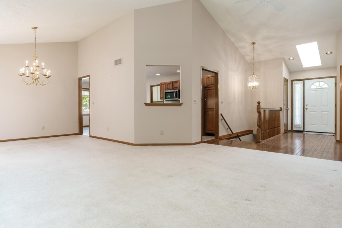 1350 Featherstone, ROCKFORD, Illinois 61107, 3 Bedrooms Bedrooms, ,3 BathroomsBathrooms,House,For Sale,Featherstone,202602936