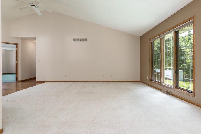 1350 Featherstone, ROCKFORD, Illinois 61107, 3 Bedrooms Bedrooms, ,3 BathroomsBathrooms,House,For Sale,Featherstone,202602936