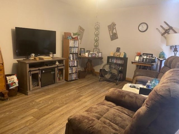 7 Clearwater, Putnam, Illinois 61560, 4 Bedrooms Bedrooms, ,1 BathroomBathrooms,House,For Sale,Clearwater,202503370