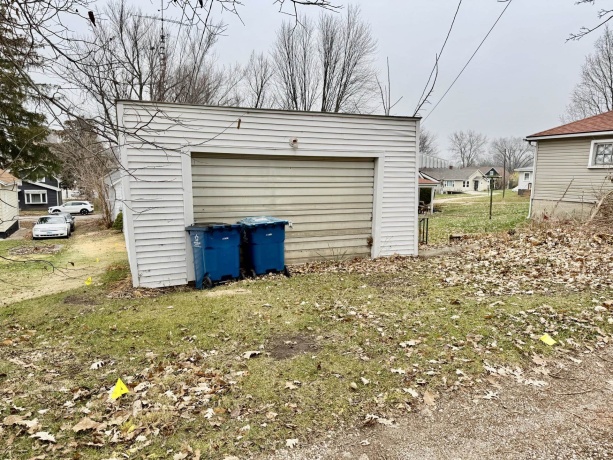 119 2nd, SPRING VALLEY, Illinois 61362, 2 Bedrooms Bedrooms, ,1 BathroomBathrooms,House,For Sale,2nd,202507286