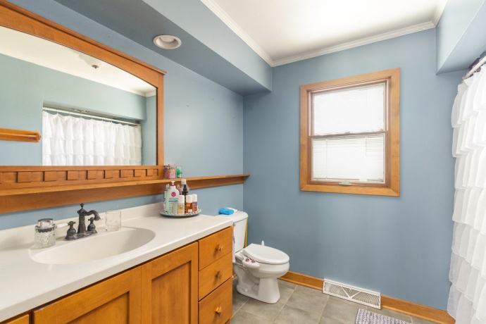 1504 Meriden, MENDOTA, Illinois 61342, 3 Bedrooms Bedrooms, ,1 BathroomBathrooms,House,For Sale,Meriden,202602008