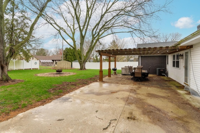 1504 Meriden, MENDOTA, Illinois 61342, 3 Bedrooms Bedrooms, ,1 BathroomBathrooms,House,For Sale,Meriden,202602008