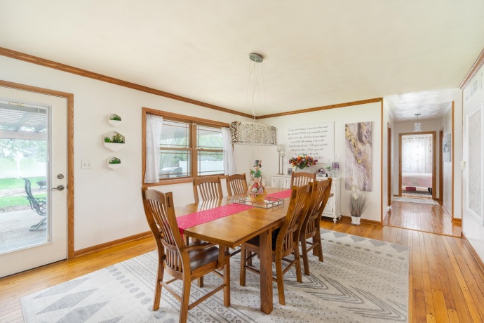 1504 Meriden, MENDOTA, Illinois 61342, 3 Bedrooms Bedrooms, ,1 BathroomBathrooms,House,For Sale,Meriden,202602008