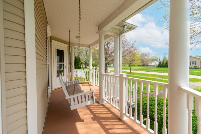 408 1st North, Wenona, Illinois 61377, 4 Bedrooms Bedrooms, ,2 BathroomsBathrooms,House,For Sale,1st North,202602094