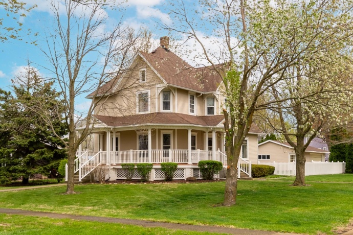 408 1st North, Wenona, Illinois 61377, 4 Bedrooms Bedrooms, ,2 BathroomsBathrooms,House,For Sale,1st North,202602094