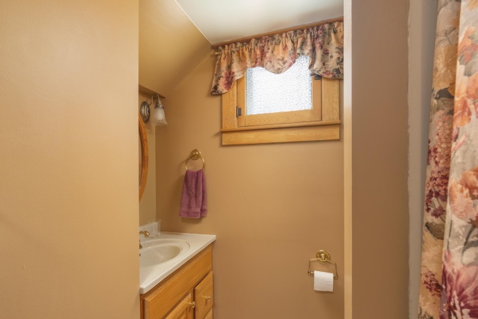 408 1st North, Wenona, Illinois 61377, 4 Bedrooms Bedrooms, ,2 BathroomsBathrooms,House,For Sale,1st North,202602094