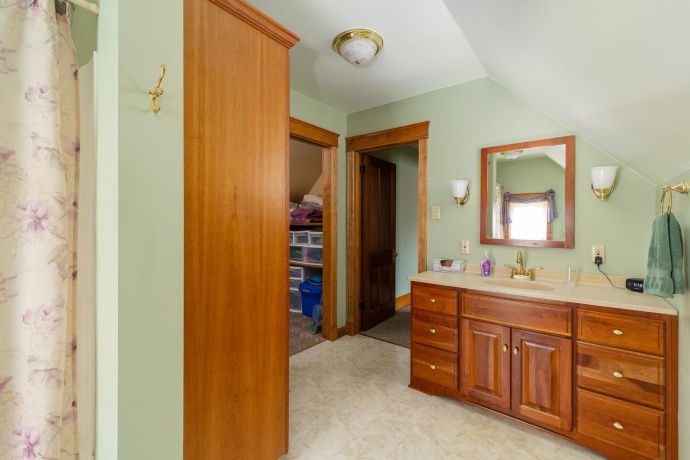 408 1st North, Wenona, Illinois 61377, 4 Bedrooms Bedrooms, ,2 BathroomsBathrooms,House,For Sale,1st North,202602094
