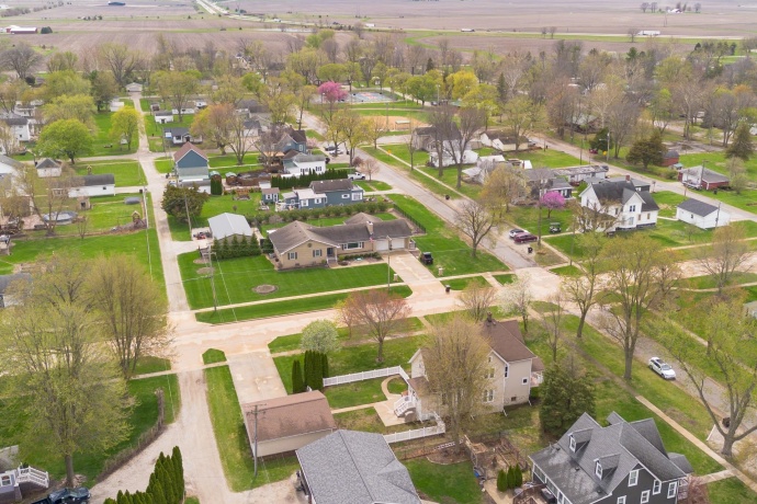 408 1st North, Wenona, Illinois 61377, 4 Bedrooms Bedrooms, ,2 BathroomsBathrooms,House,For Sale,1st North,202602094